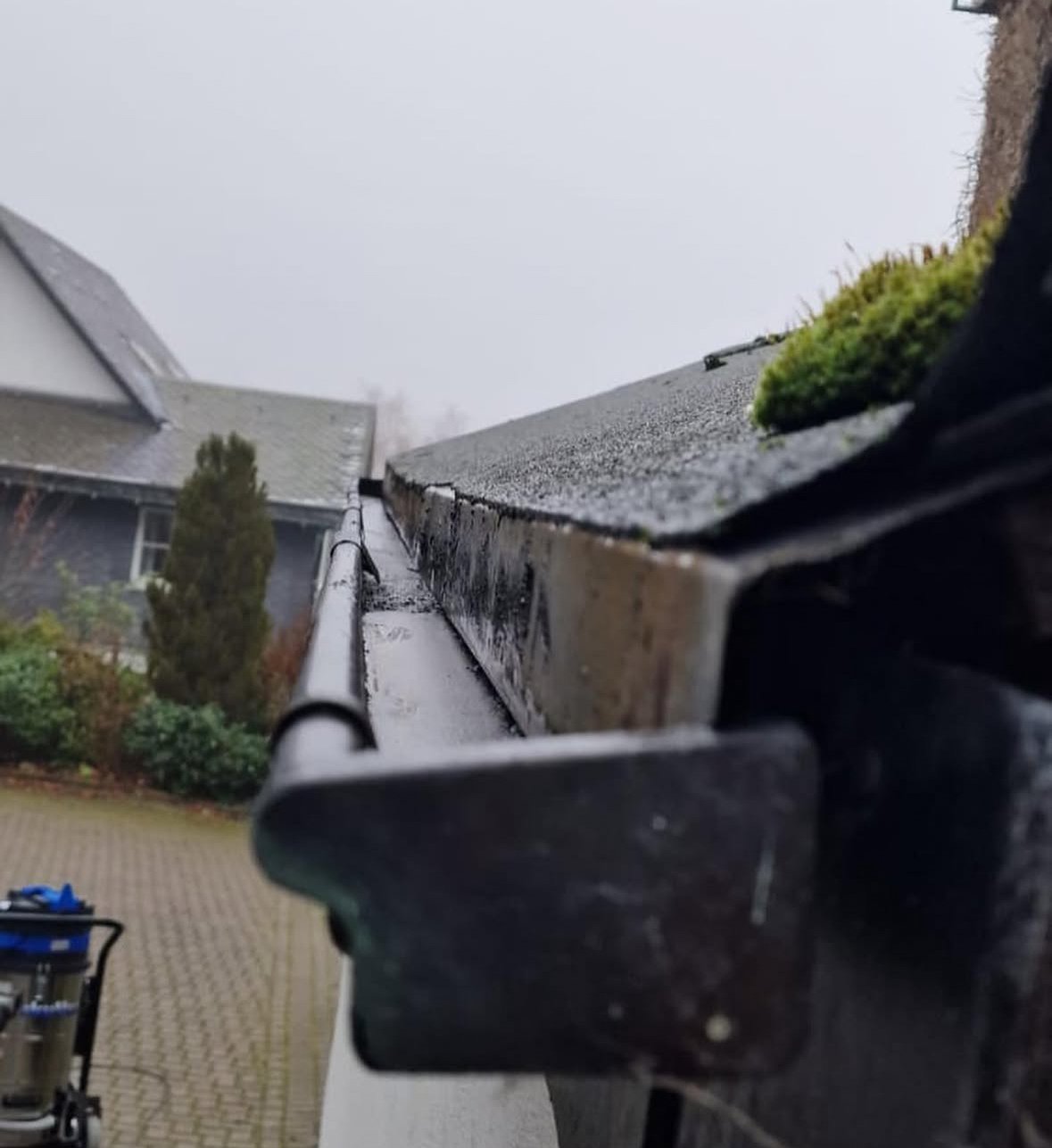 Dachrinne Detail nachher